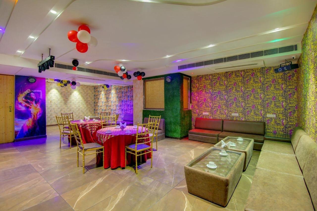 Townhouse Oak Hotel Dev Palace Delhi  Esterno foto